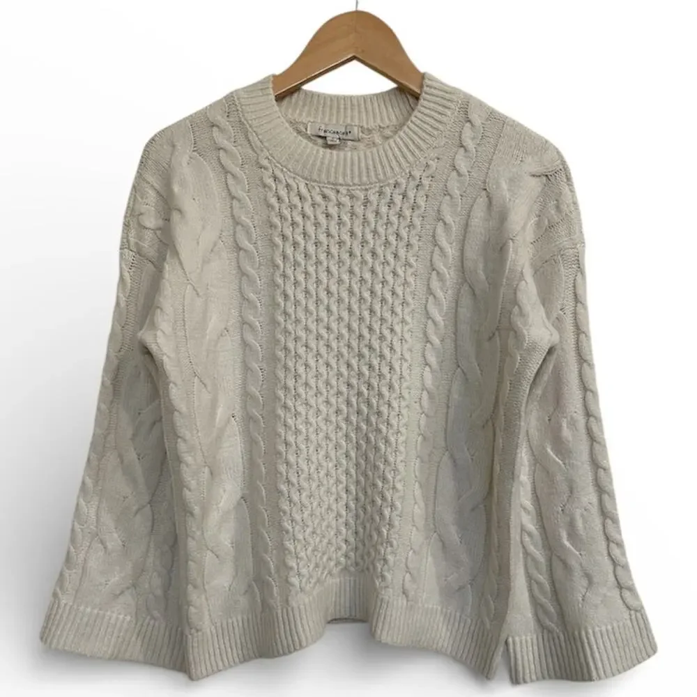 Francesca’s Cream‎ Cable Knit Sweater Women’s Small NWT Cozy Soft
